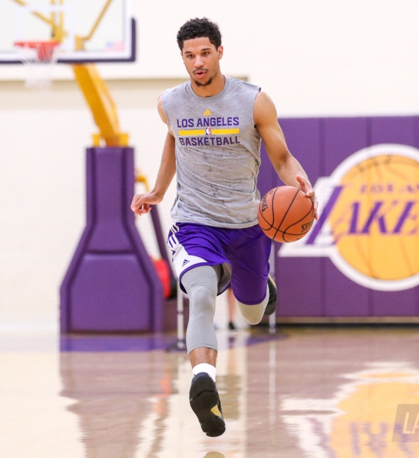 Josh Hart treinando para conduzir mais a bola, confira o vídeo